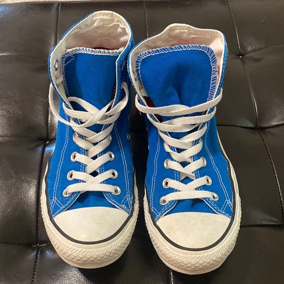 Converse Shoes - Blue High Top Converse Size 10(Woman’s)/ 8(Men’s)